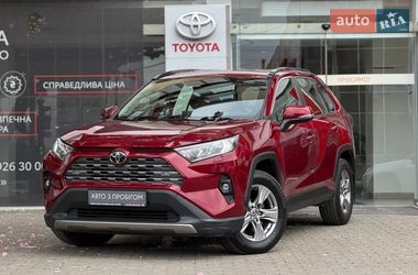 Позашляховик / Кросовер Toyota RAV4 2022 в Ужгороді