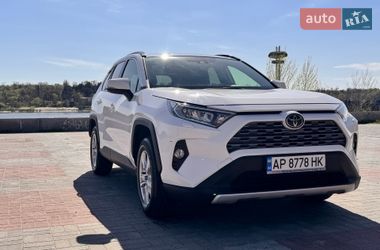 Внедорожник / Кроссовер Toyota RAV4 2020 в Запорожье