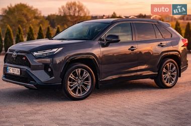 Внедорожник / Кроссовер Toyota RAV4 2024 в Львове