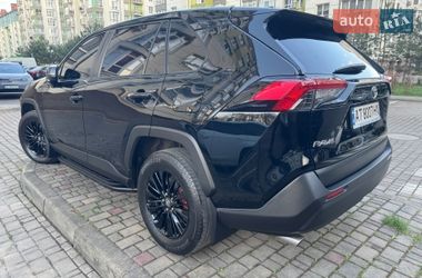 Позашляховик / Кросовер Toyota RAV4 2019 в Івано-Франківську