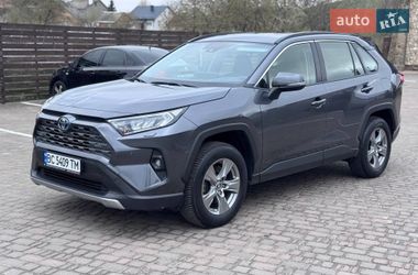 Позашляховик / Кросовер Toyota RAV4 2024 в Рівному