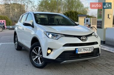 Внедорожник / Кроссовер Toyota RAV4 2017 в Дрогобыче