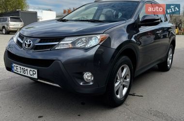 Позашляховик / Кросовер Toyota RAV4 2015 в Чернівцях