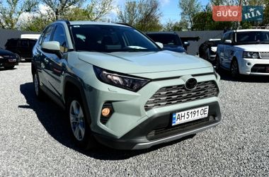 Позашляховик / Кросовер Toyota RAV4 2020 в Павлограді
