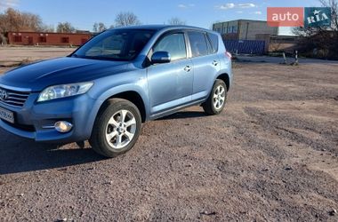 Позашляховик / Кросовер Toyota RAV4 2010 в Прилуках