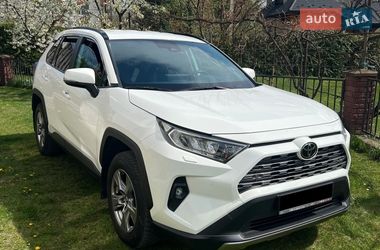 Внедорожник / Кроссовер Toyota RAV4 2022 в Львове