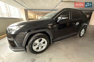Внедорожник / Кроссовер Toyota RAV4 2020 в Киеве