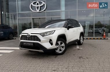 Позашляховик / Кросовер Toyota RAV4 2019 в Рівному