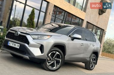 Позашляховик / Кросовер Toyota RAV4 2020 в Івано-Франківську