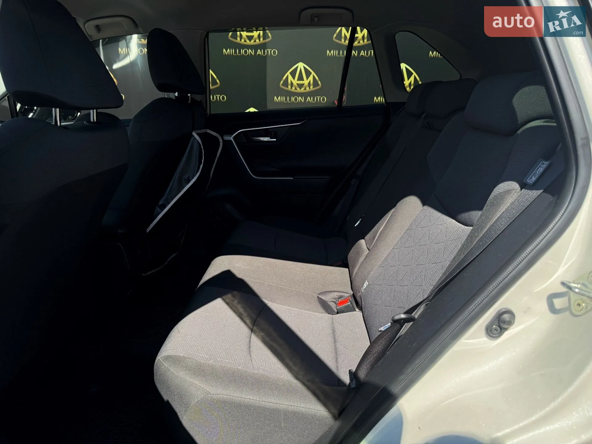 2019 Toyota RAV 4 - мініатюра 11