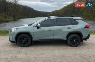 Внедорожник / Кроссовер Toyota RAV4 2020 в Александрие