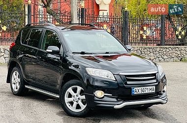 Внедорожник / Кроссовер Toyota RAV4 2010 в Харькове