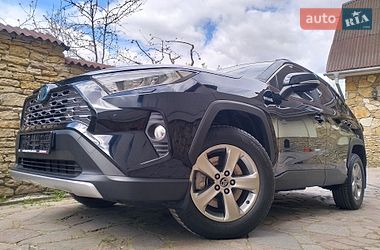 Внедорожник / Кроссовер Toyota RAV4 2021 в Дубно