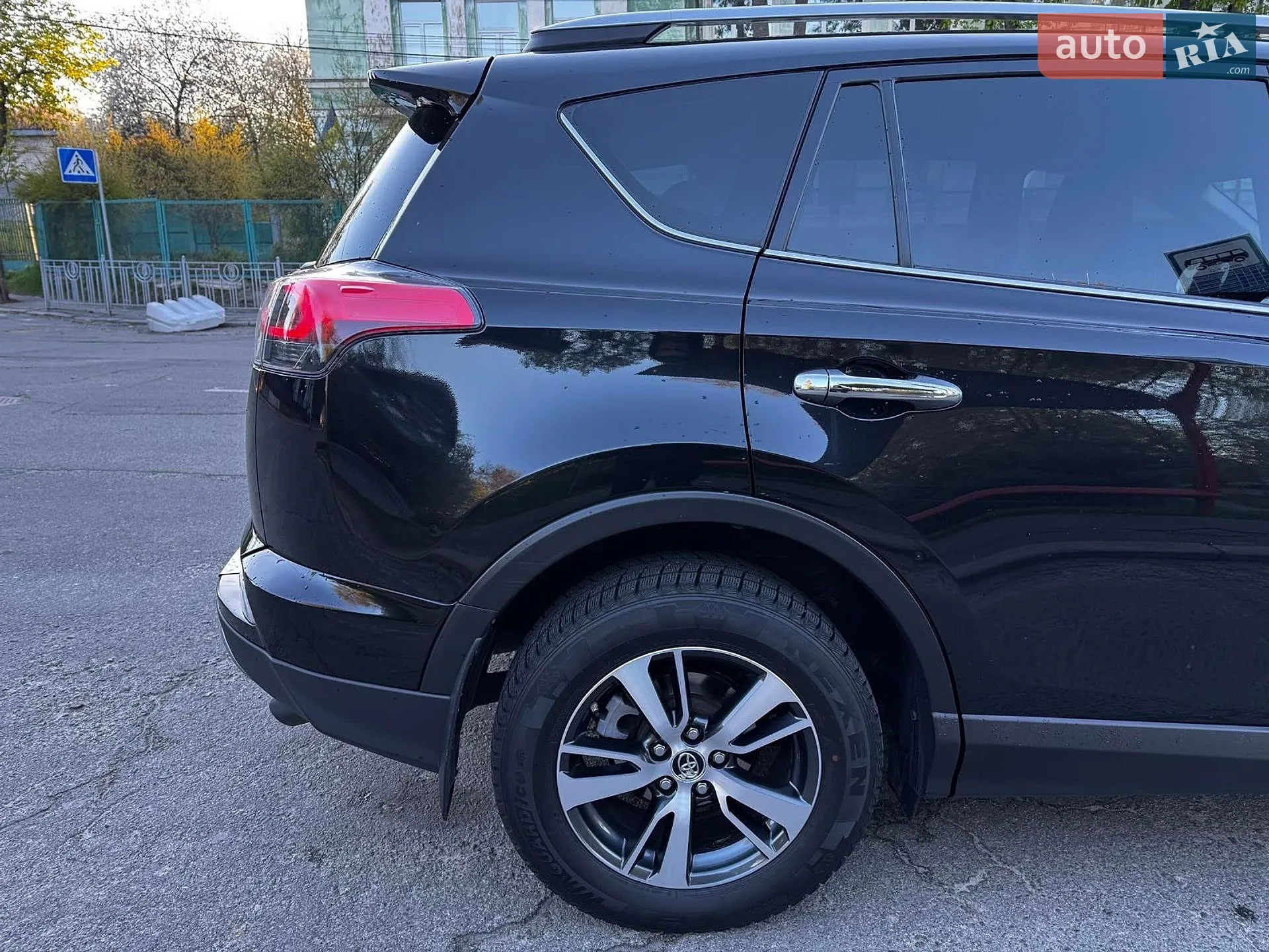 2017 Toyota RAV 4 - мініатюра 6