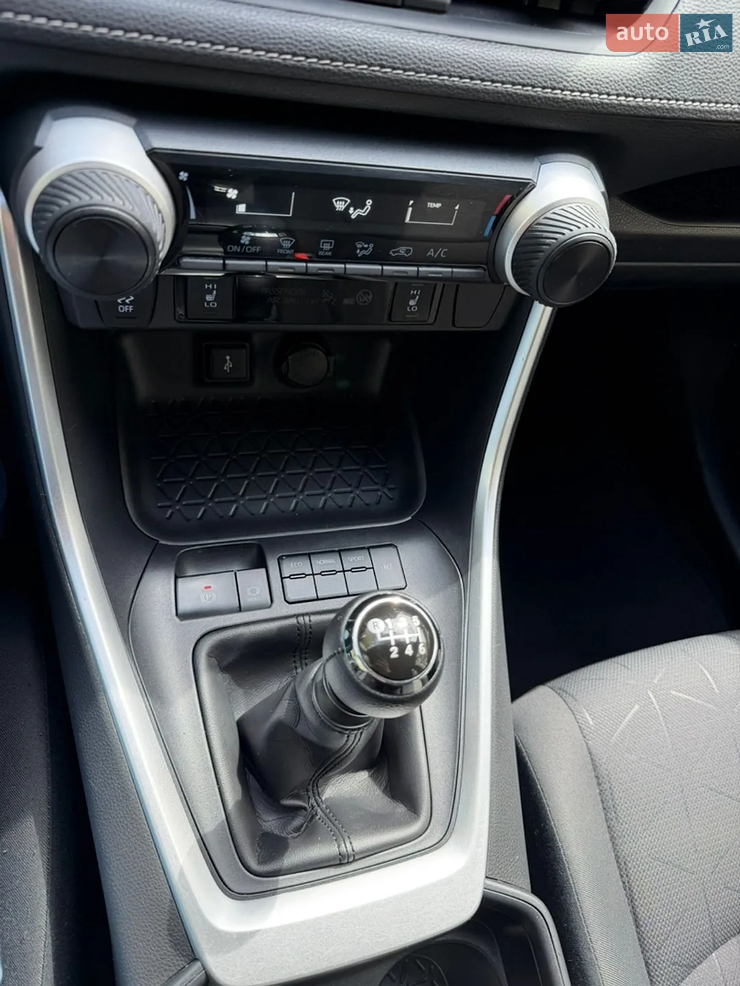 2021 Toyota RAV 4 - мініатюра 26