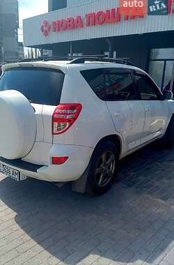 Внедорожник / Кроссовер Toyota RAV4 2012 в Каменском