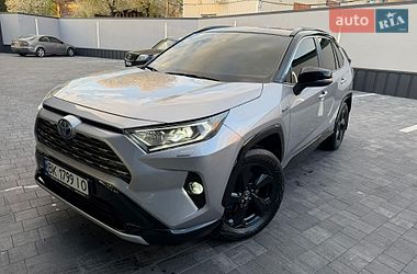Позашляховик / Кросовер Toyota RAV4 2019 в Рівному