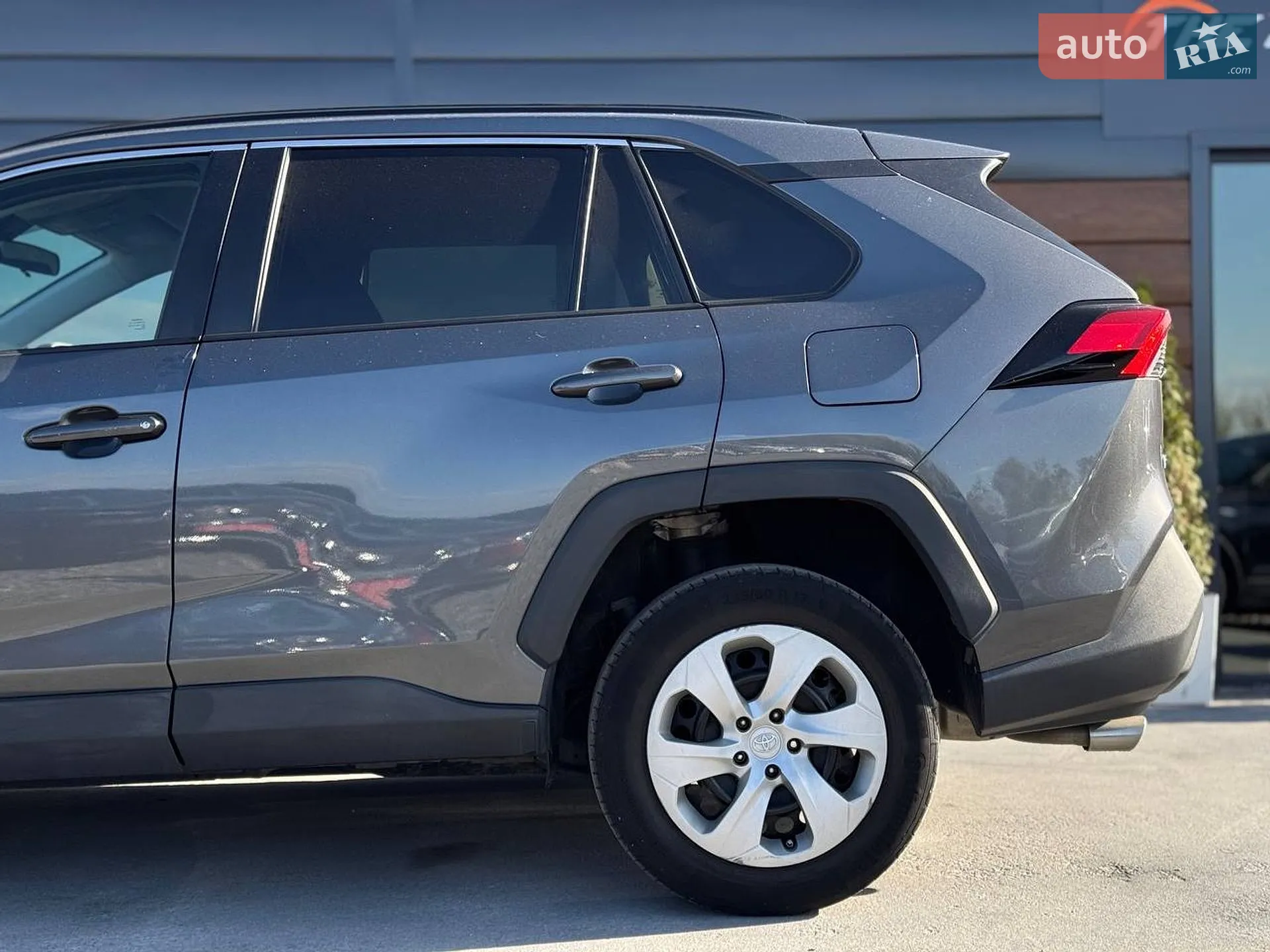 2021 Toyota RAV 4 - мініатюра 11