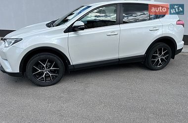 Внедорожник / Кроссовер Toyota RAV4 2015 в Тернополе