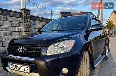 Внедорожник / Кроссовер Toyota RAV4 2008 в Ровно