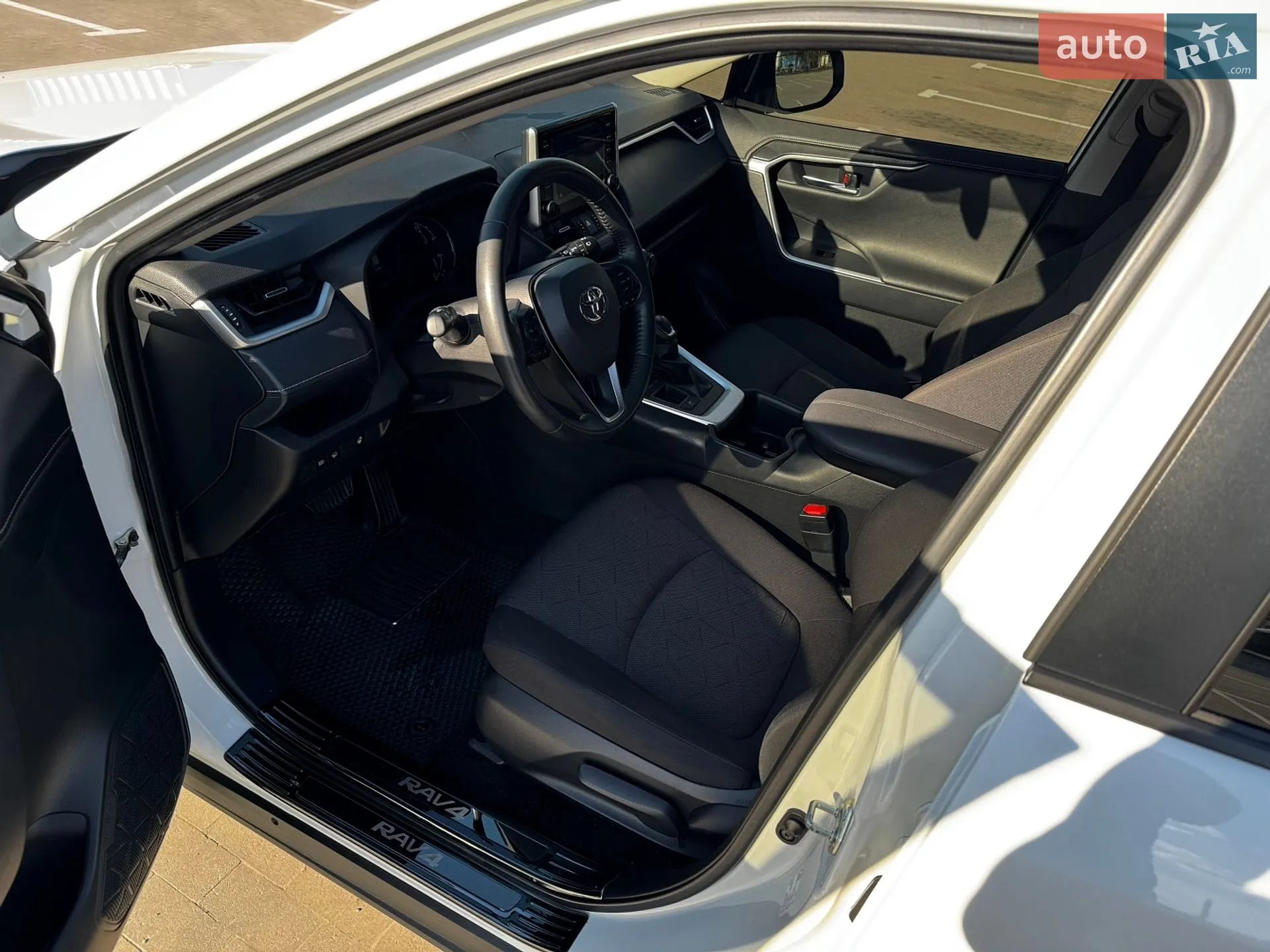 2022 Toyota RAV 4 - мініатюра 9