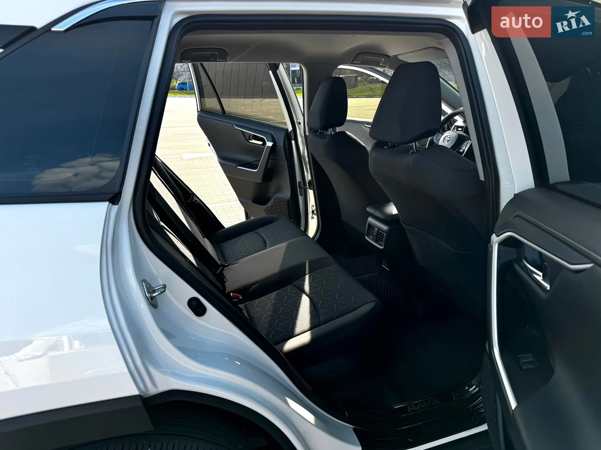 2022 Toyota RAV 4 - мініатюра 11