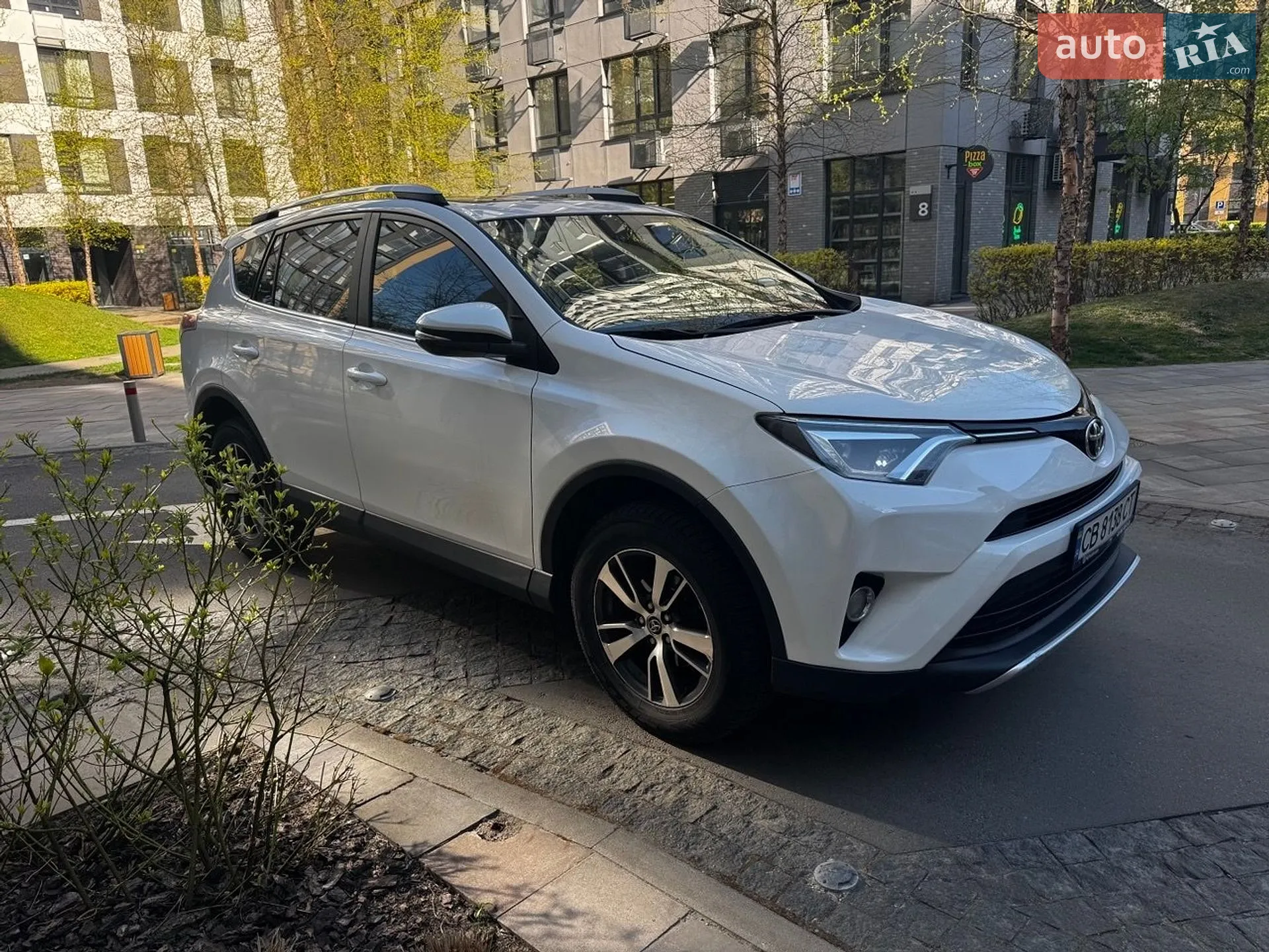 2015 Toyota RAV 4 - фото 1