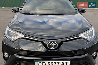 Внедорожник / Кроссовер Toyota RAV4 2017 в Чернигове