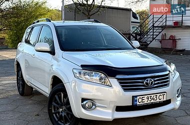 Позашляховик / Кросовер Toyota RAV4 2012 в Чернівцях