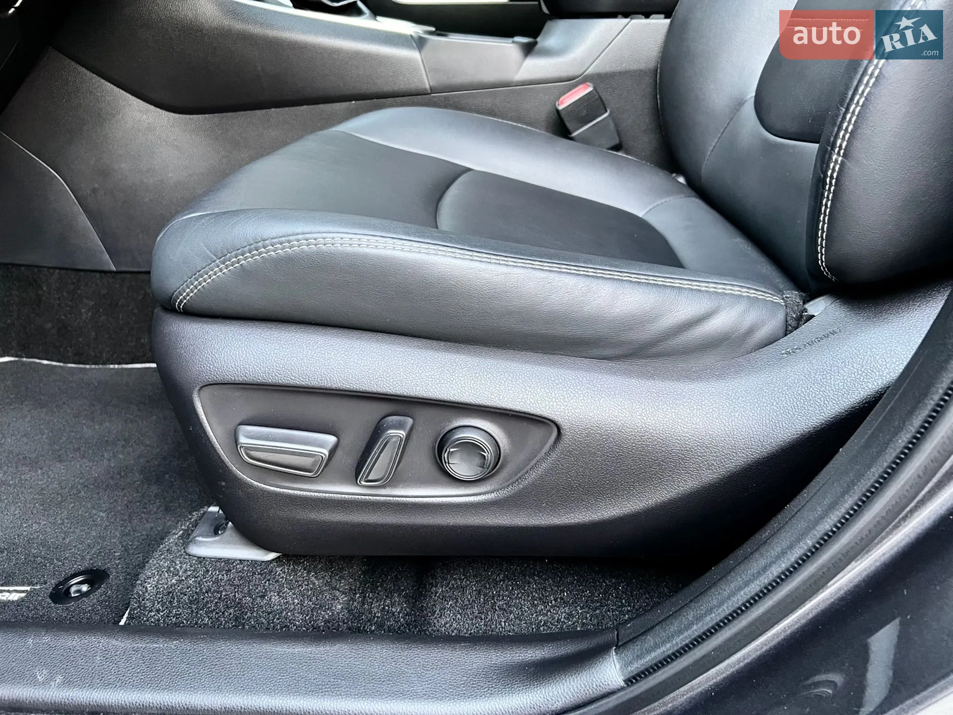 2022 Toyota RAV 4 - мініатюра 16