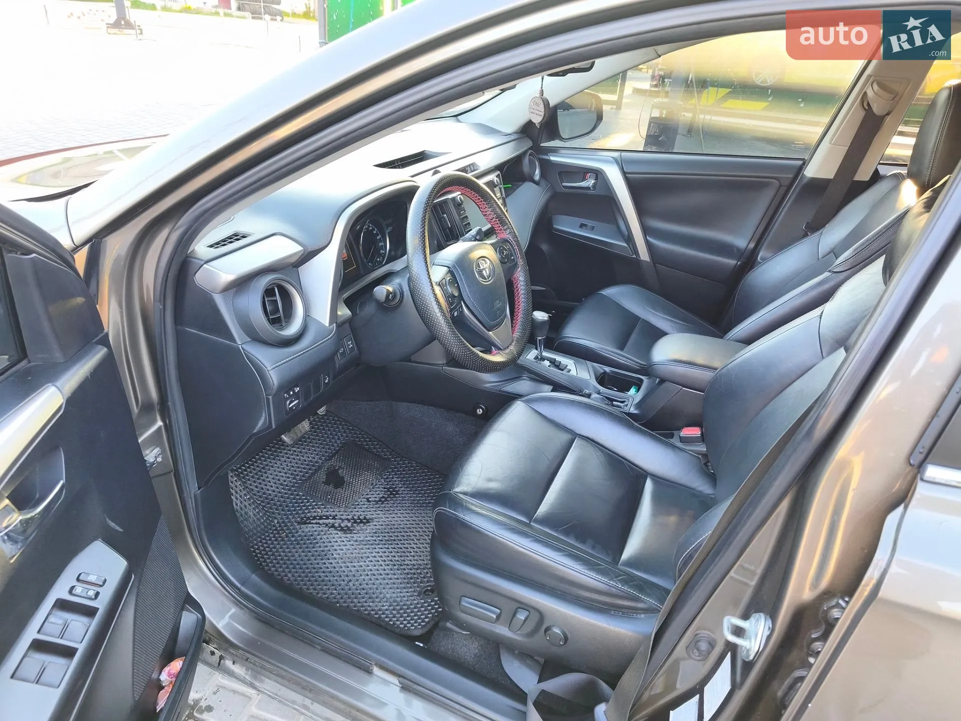 2016 Toyota RAV 4 - мініатюра 39