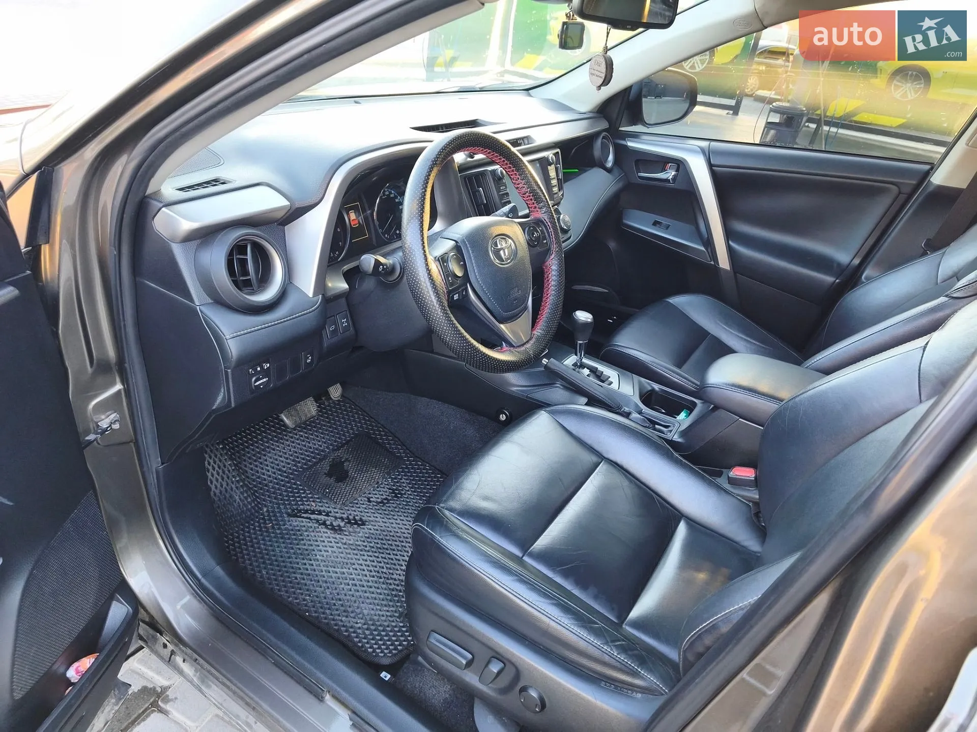 2016 Toyota RAV 4 - мініатюра 12