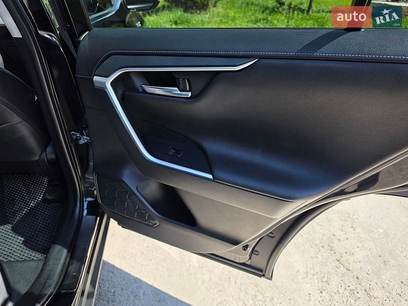 Внедорожник / Кроссовер Toyota RAV4 2019 в Запорожье фото 6 Внедорожник / Кроссовер Toyota RAV4 2019 в Запорожье