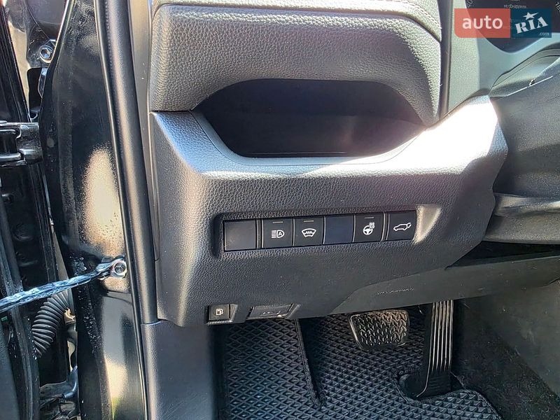 Внедорожник / Кроссовер Toyota RAV4 2019 в Запорожье фото 10 Внедорожник / Кроссовер Toyota RAV4 2019 в Запорожье