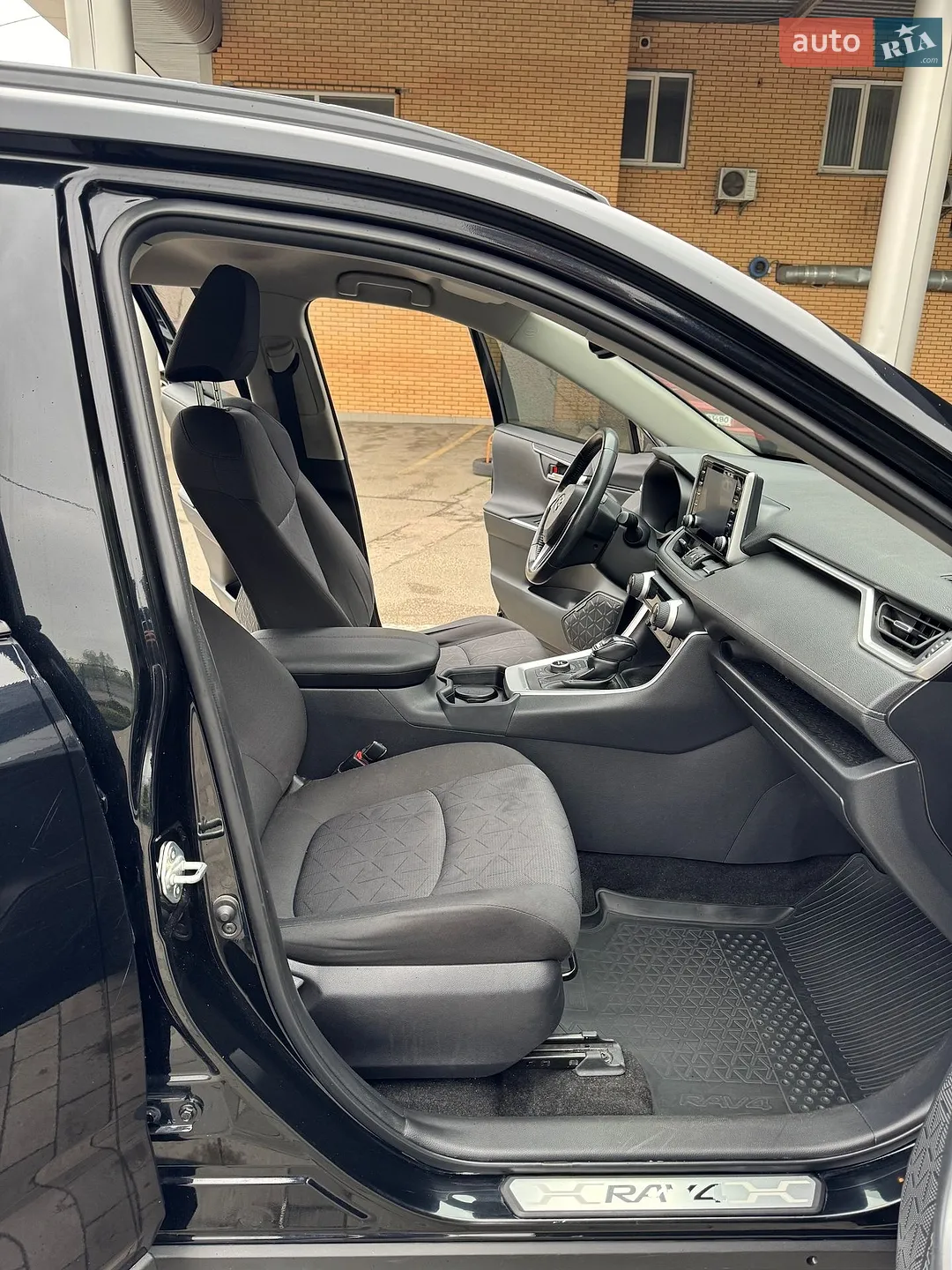2019 Toyota RAV 4 - мініатюра 9