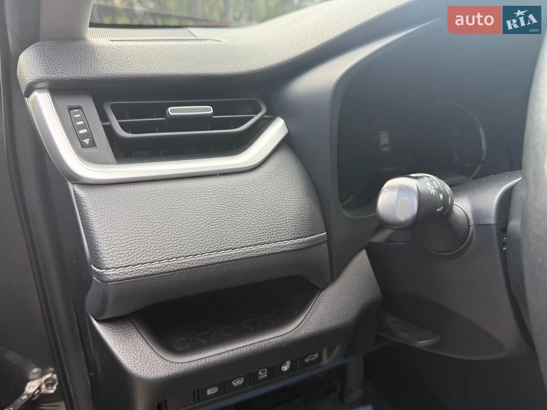 2019 Toyota RAV 4 - мініатюра 18