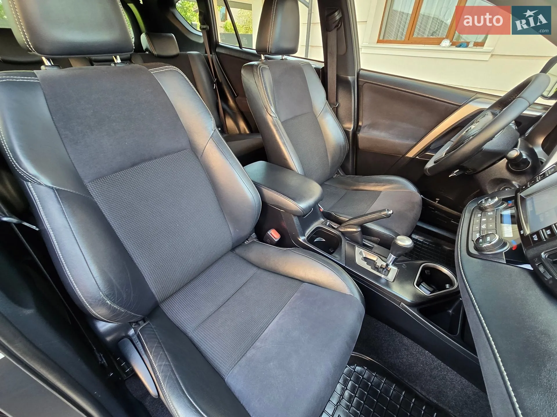 2016 Toyota RAV 4 - мініатюра 39