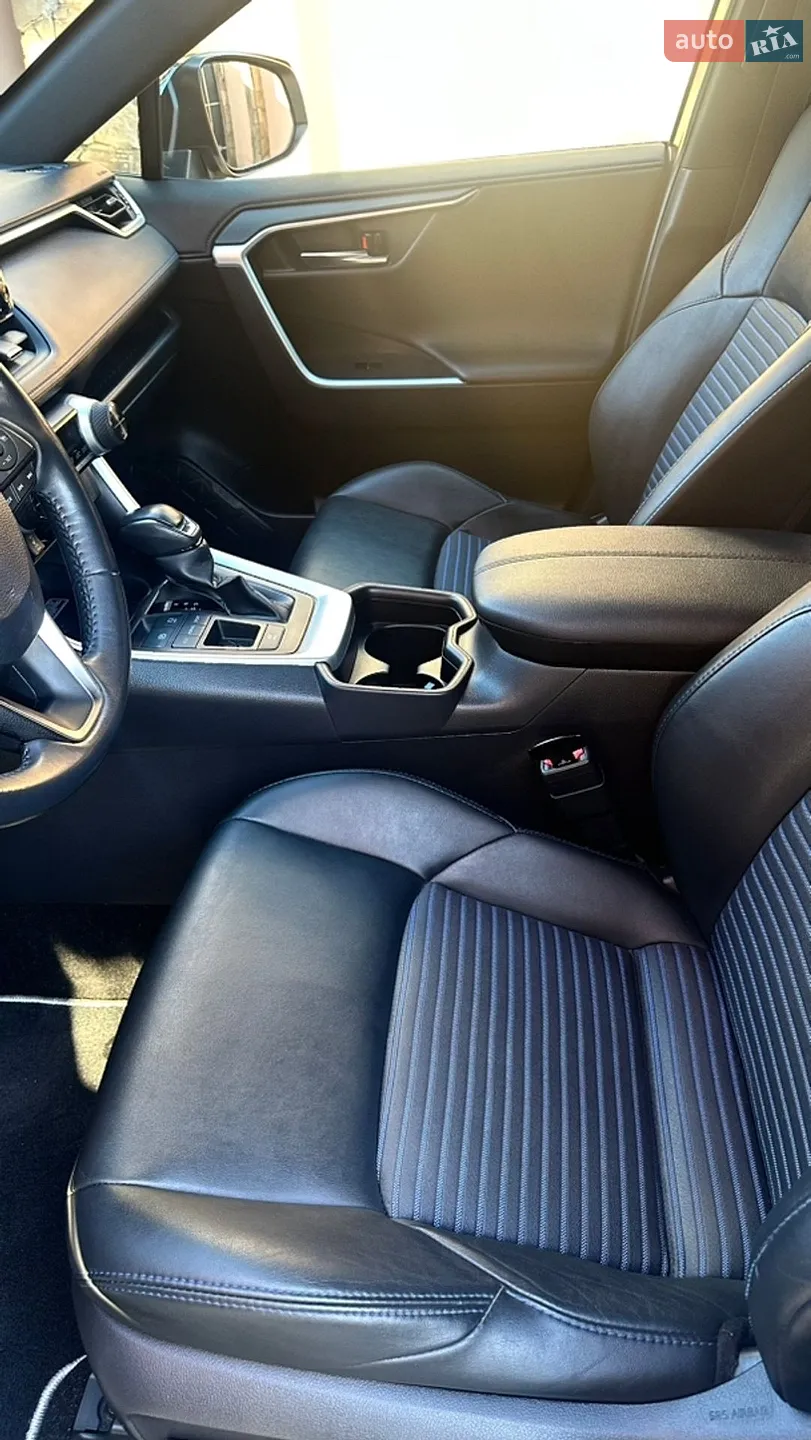 2021 Toyota RAV 4 - мініатюра 17
