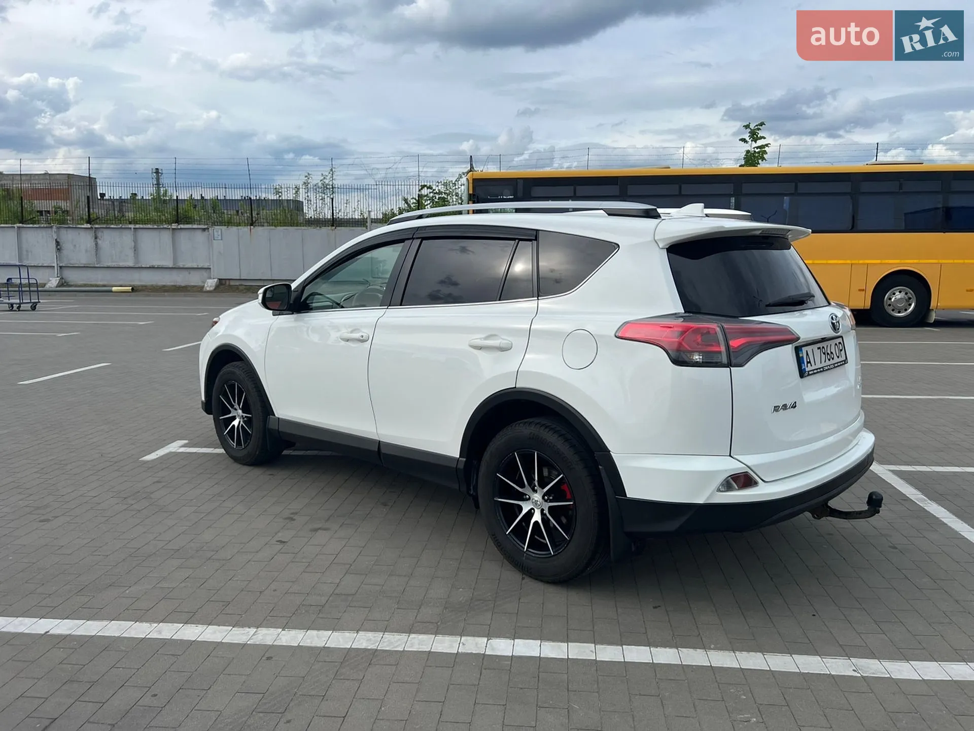 2016 Toyota RAV 4 - мініатюра 11