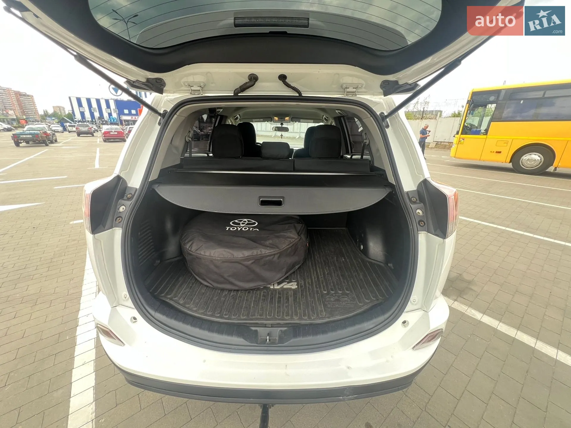 2016 Toyota RAV 4 - мініатюра 18