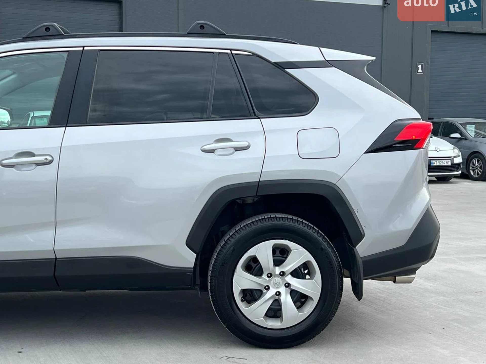 2020 Toyota RAV 4 - мініатюра 6