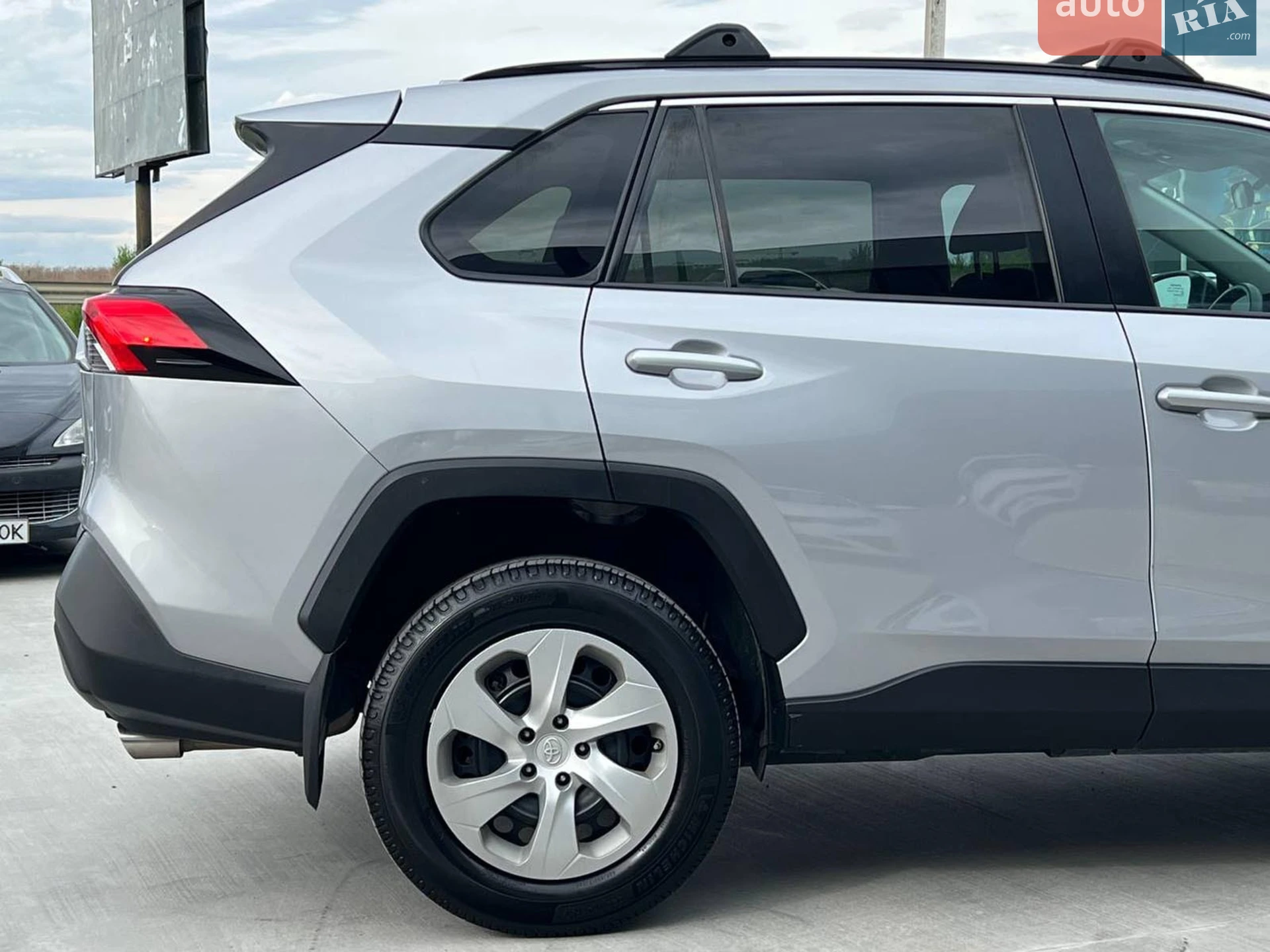 2020 Toyota RAV 4 - мініатюра 10