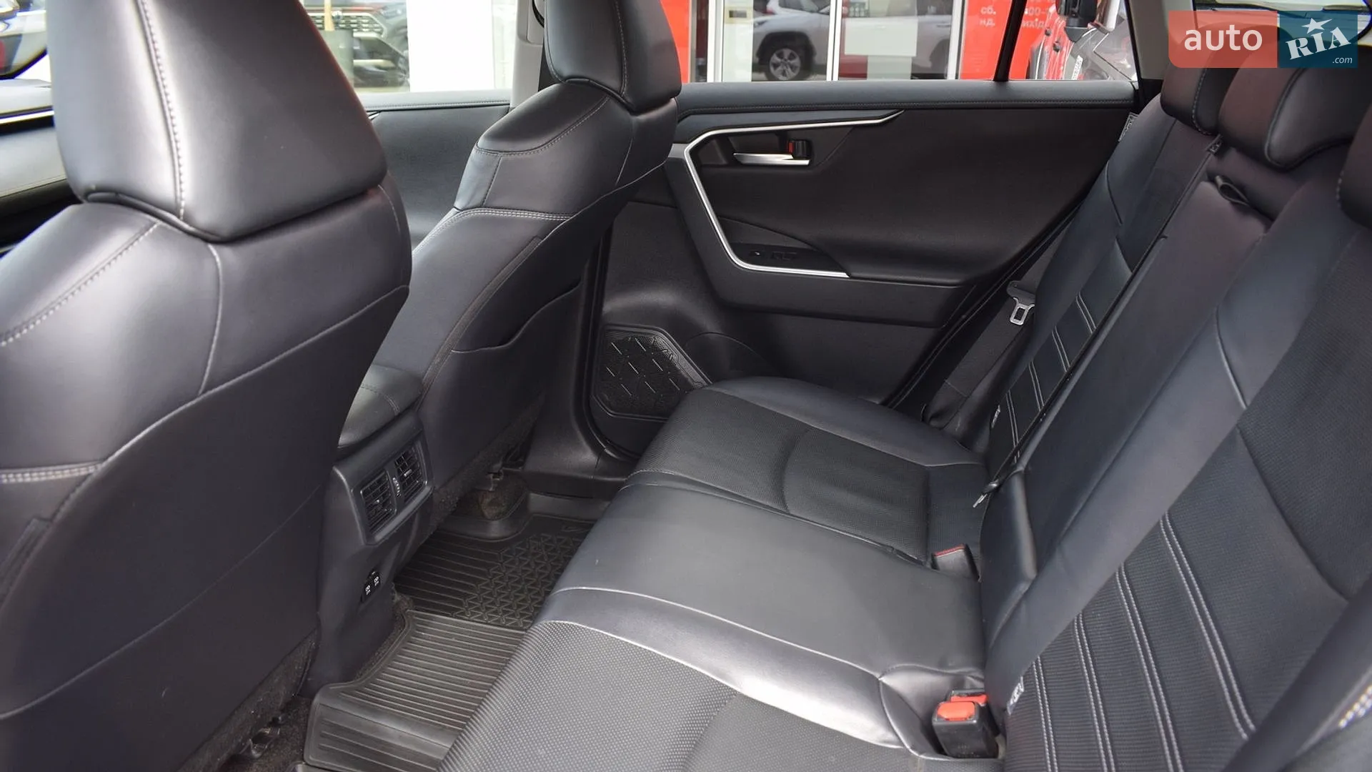 2019 Toyota RAV 4 - мініатюра 11