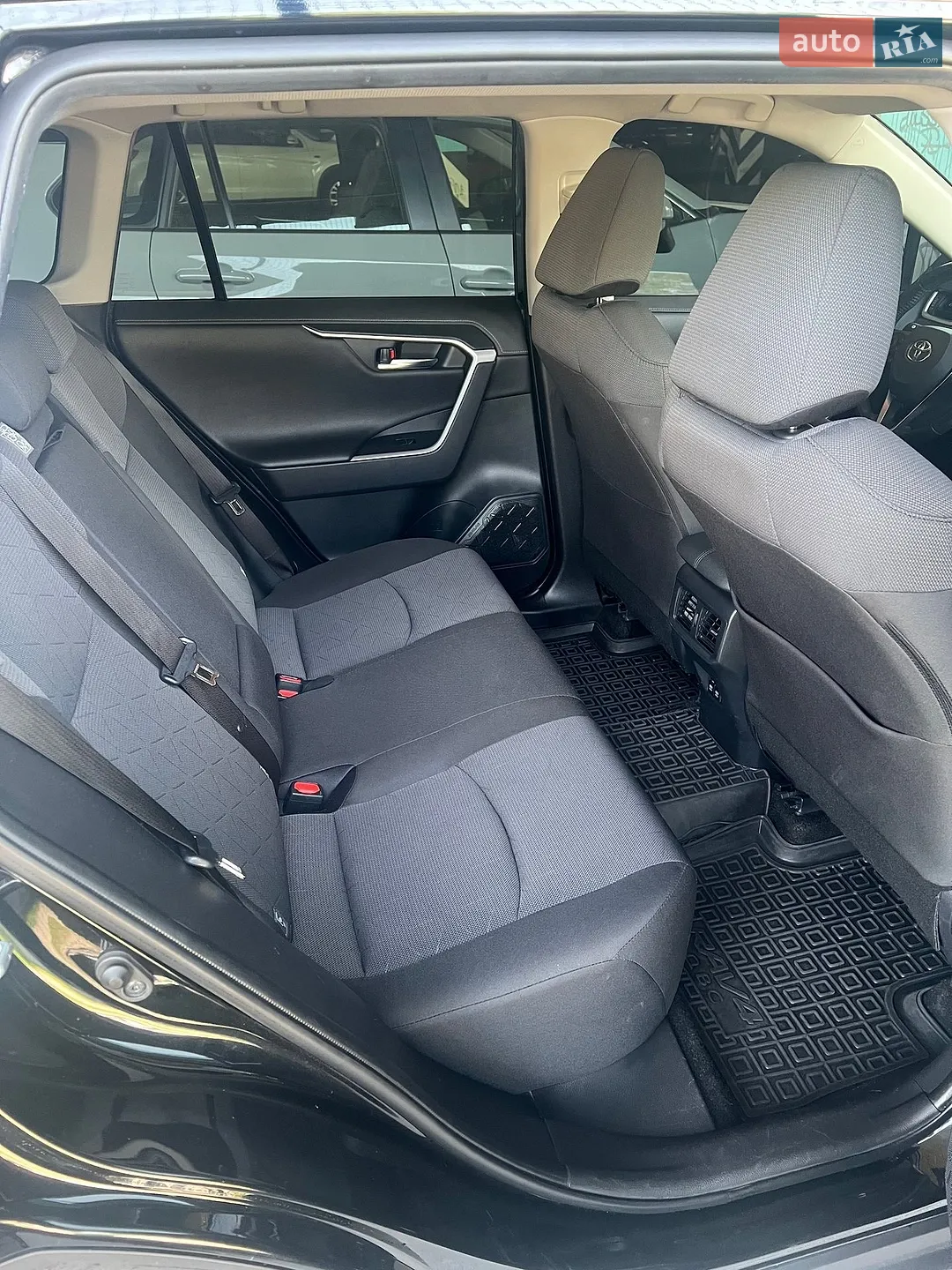 2019 Toyota RAV 4 - мініатюра 9