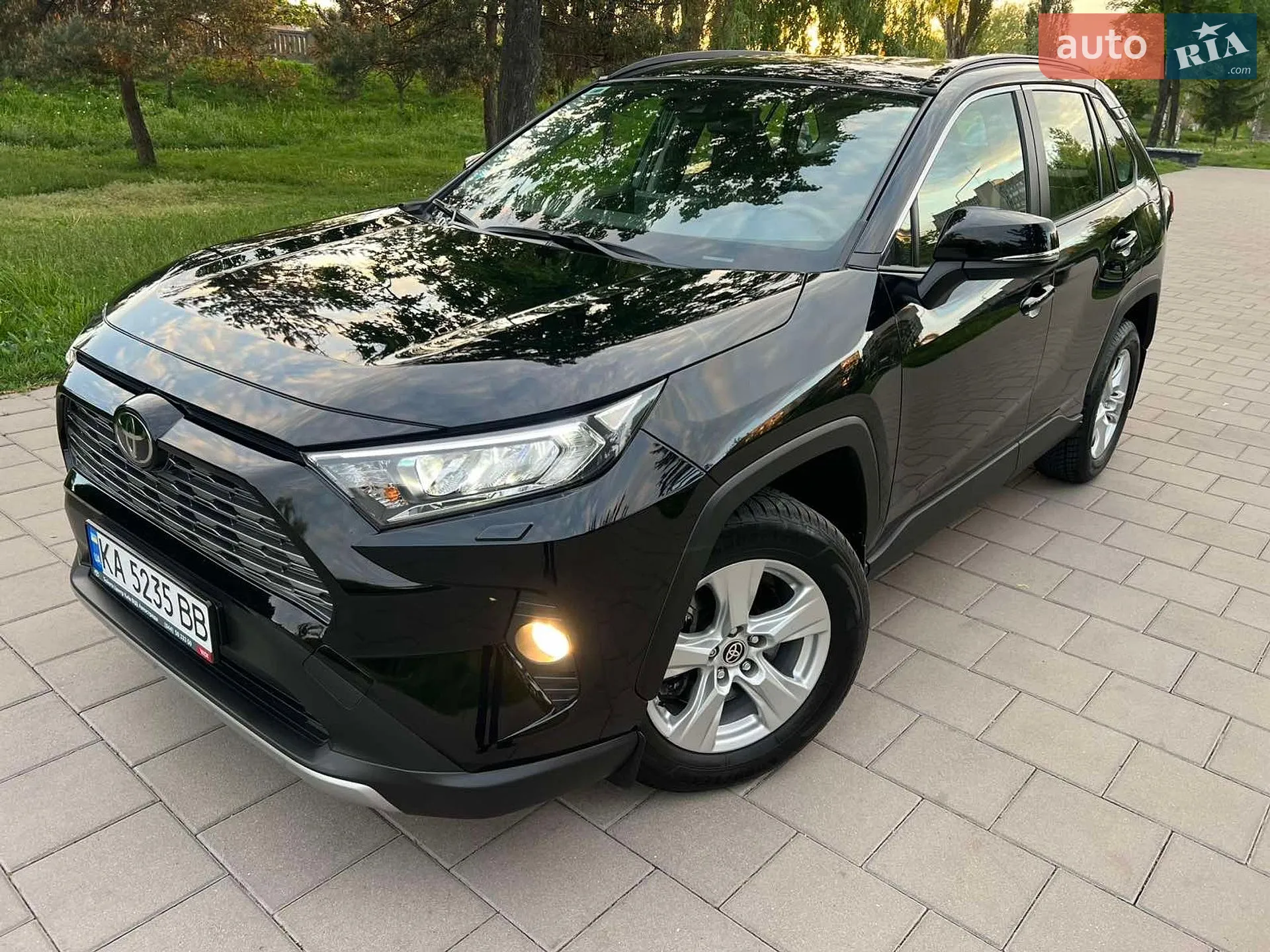 2020 Toyota RAV 4 - мініатюра 10