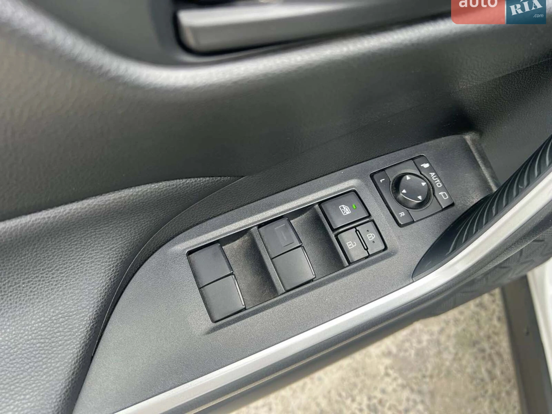 2020 Toyota RAV 4 - мініатюра 19