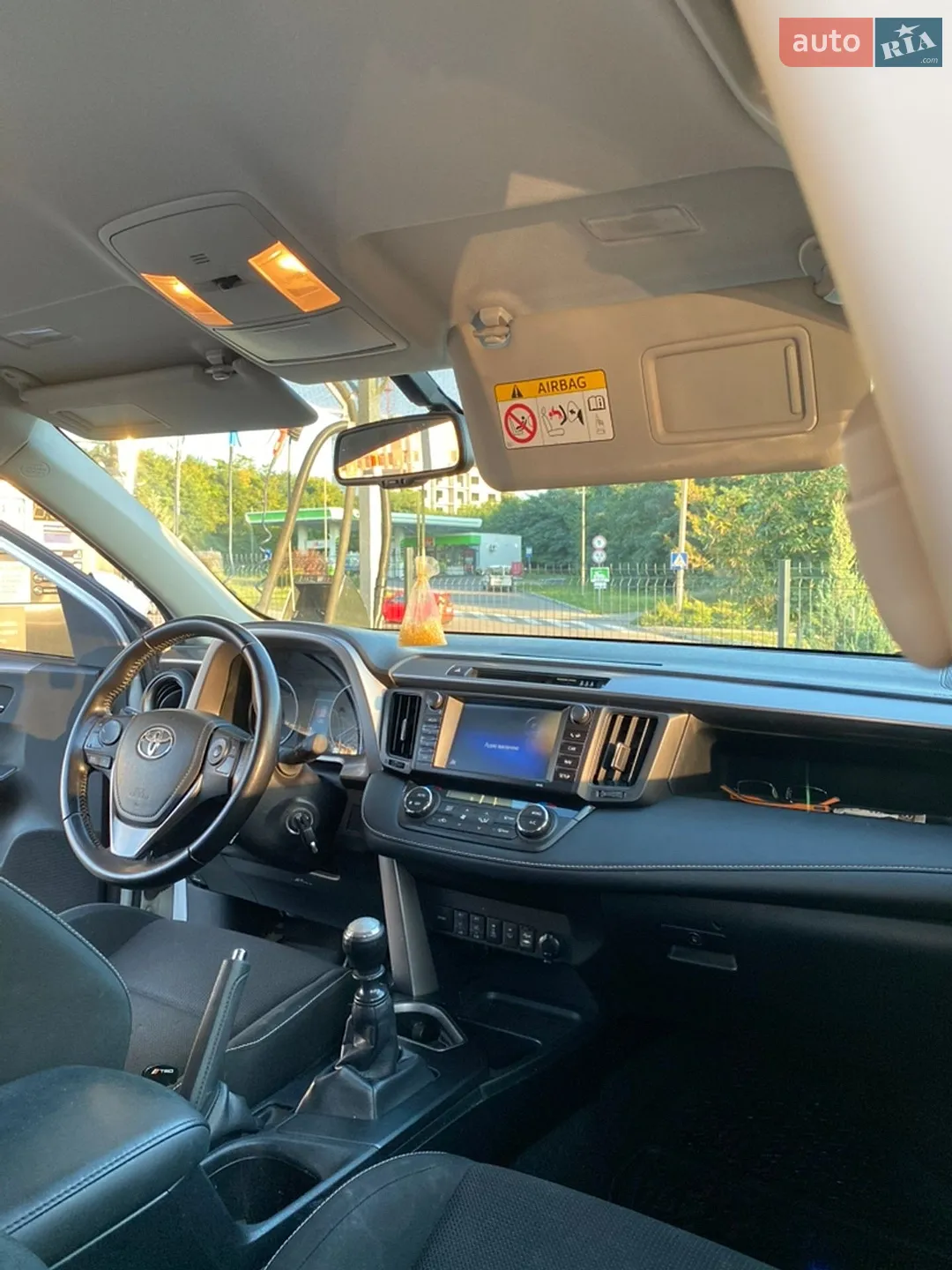 2016 Toyota RAV 4 - мініатюра 18