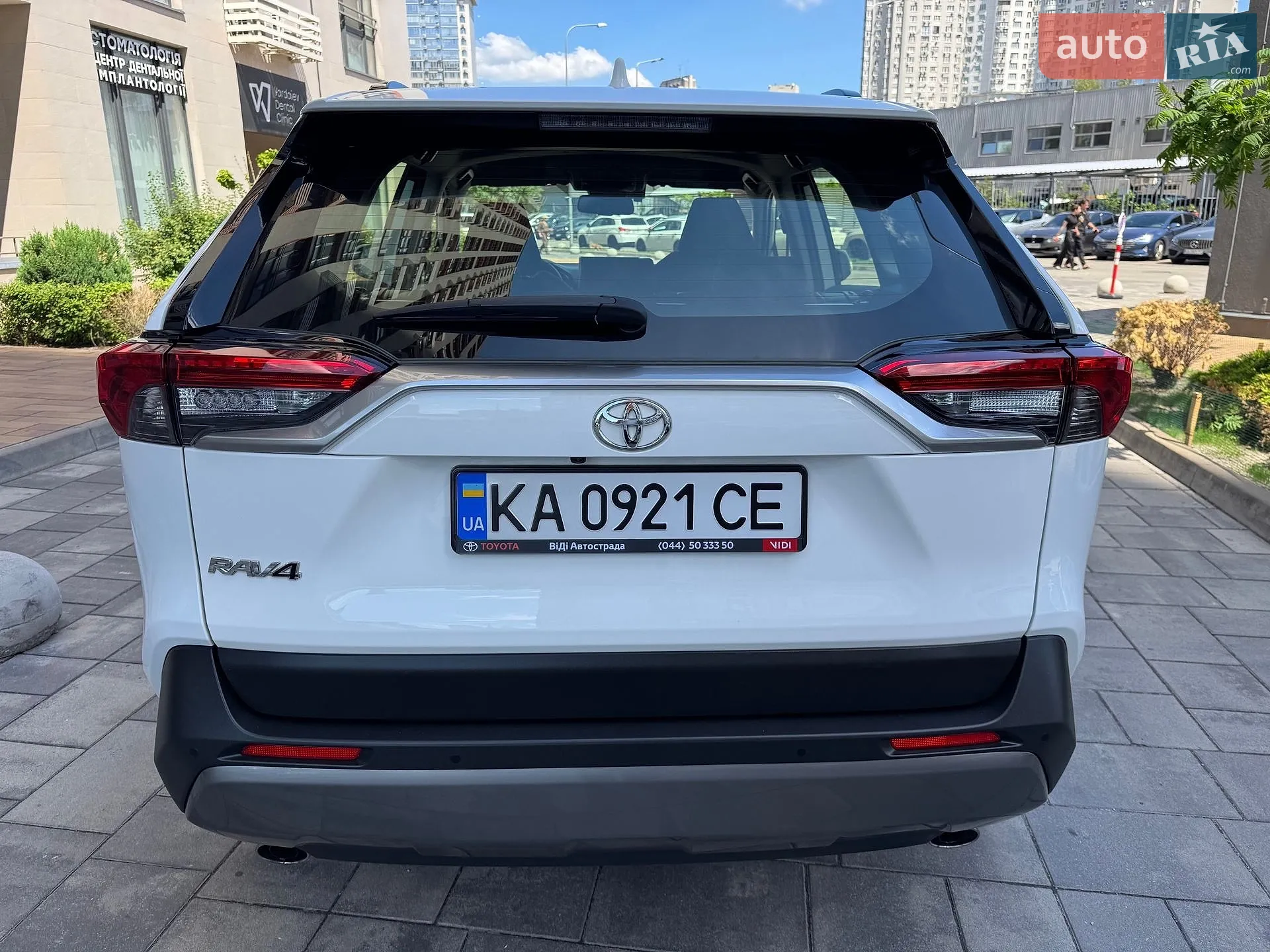 2020 Toyota RAV 4 - мініатюра 3