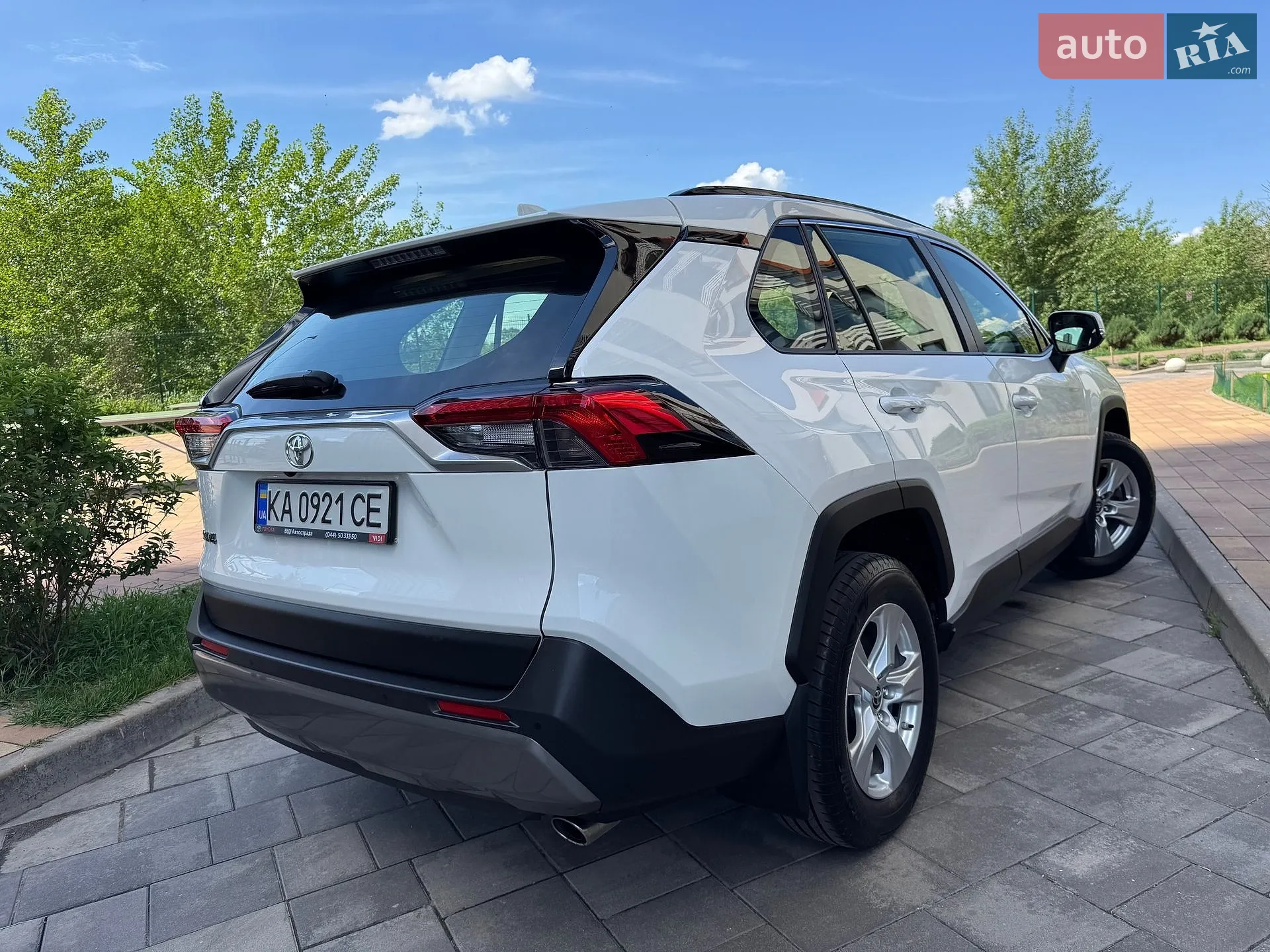 2020 Toyota RAV 4 - мініатюра 5