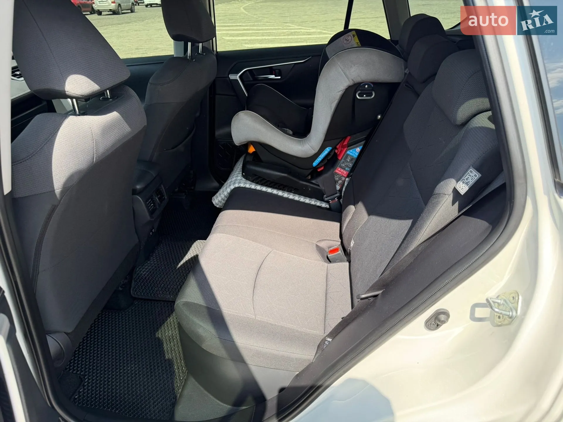 2019 Toyota RAV 4 - мініатюра 16